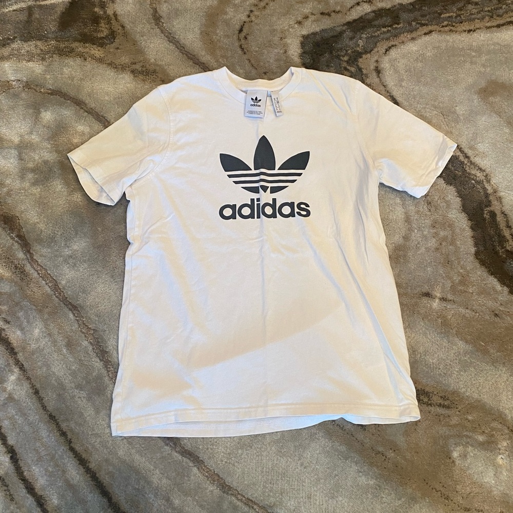 ON HOLD - Adidas T-Shirt Size M